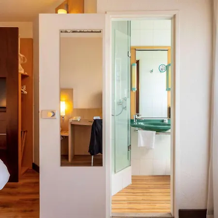 Ibis Centrum Hotel 3*