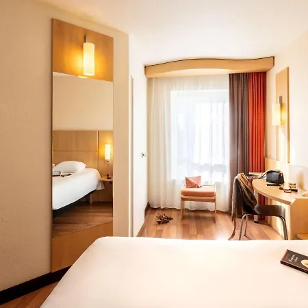 Ibis Centrum 3*